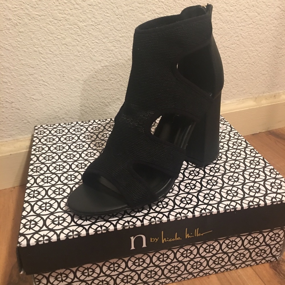 N by Nicole Miller block heal